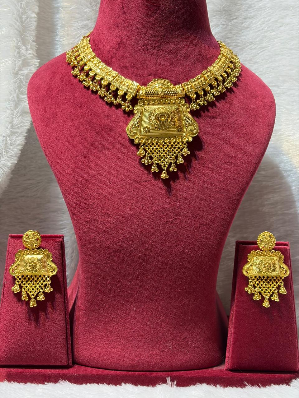 Necklace set 5mg gold polish